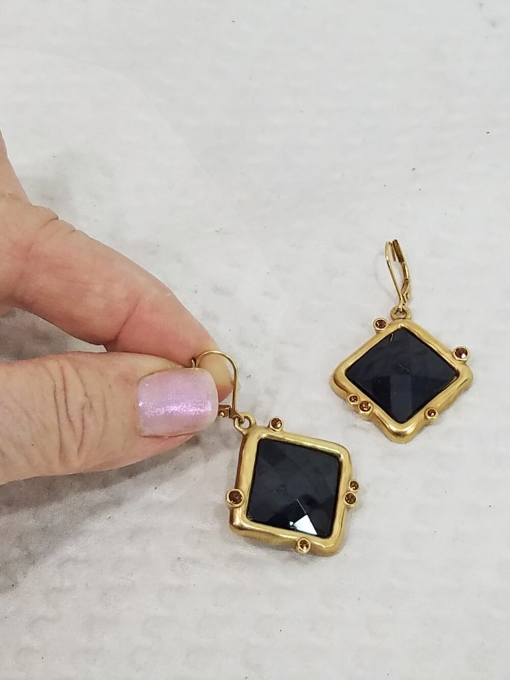 Couture Signed T Tahari Faceted Black Crystal & Gold Tone Square Dangle Earrings